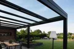 terrassendach-serie-t-flachdach-unterglasmarkise-ledstripes-03-medium1024